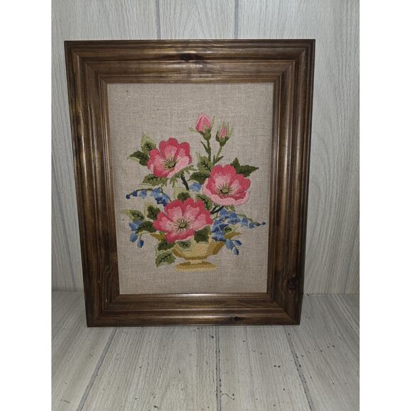 Vtg 60s Crewel Embroidery Pink Blue Flowers in a Vase Stitchery Framed 14" x 11" - Picture 1 of 5
